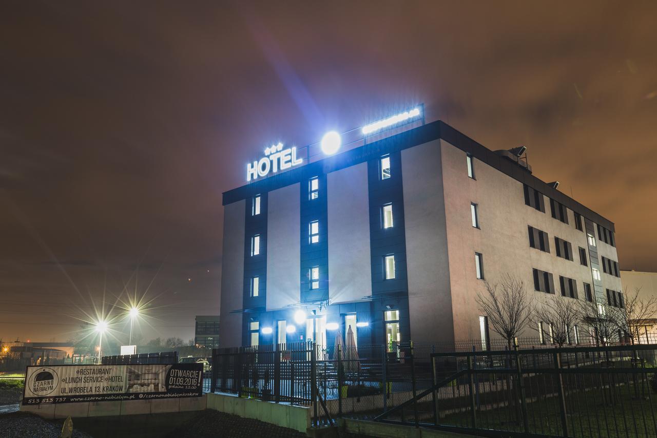 Czarno Na Bialym Hotel Cracovia Esterno foto