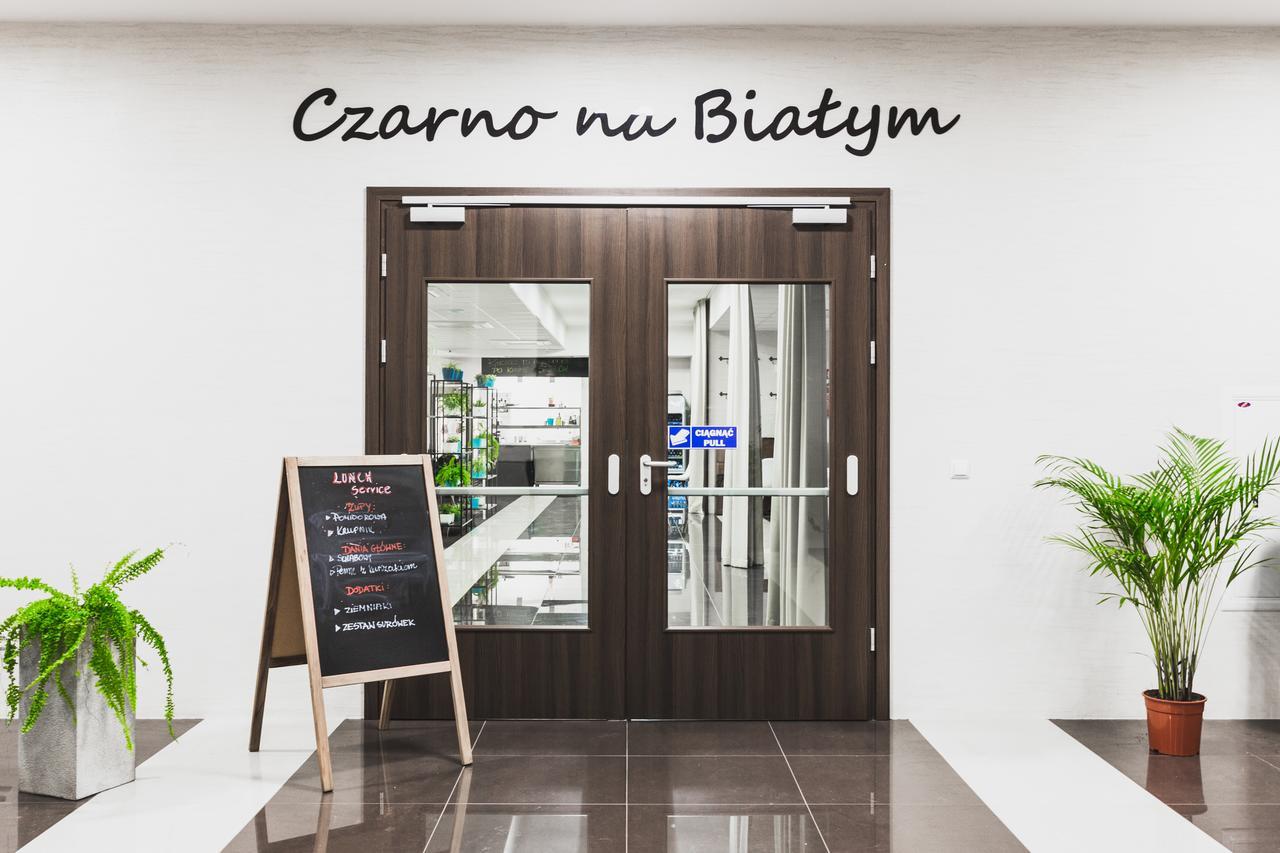 Czarno Na Bialym Hotel Cracovia Esterno foto