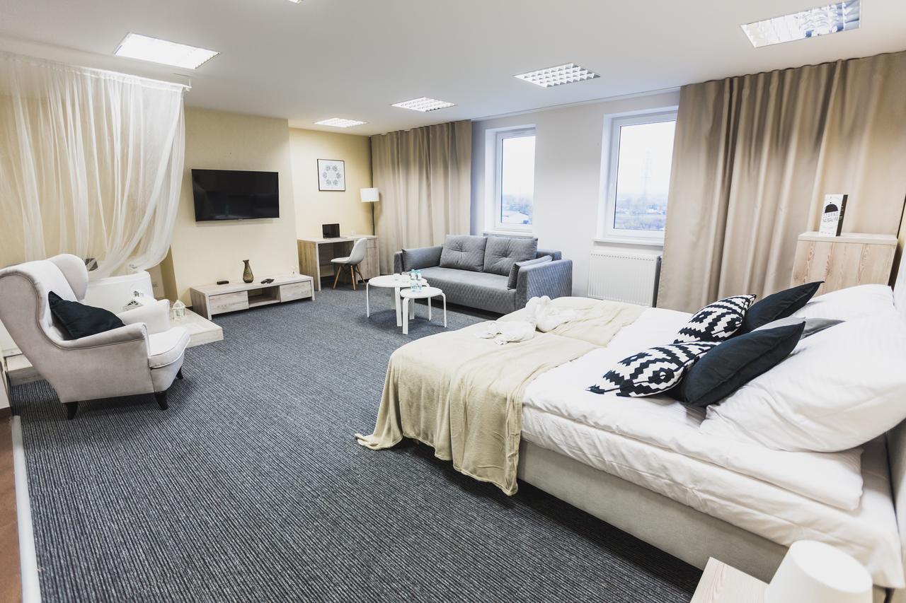 Czarno Na Bialym Hotel Cracovia Esterno foto