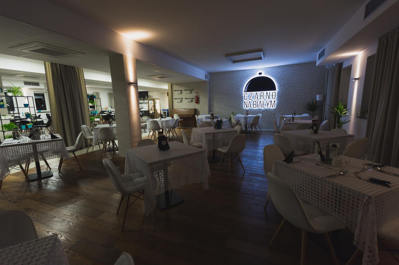 Czarno Na Bialym Hotel Cracovia Esterno foto