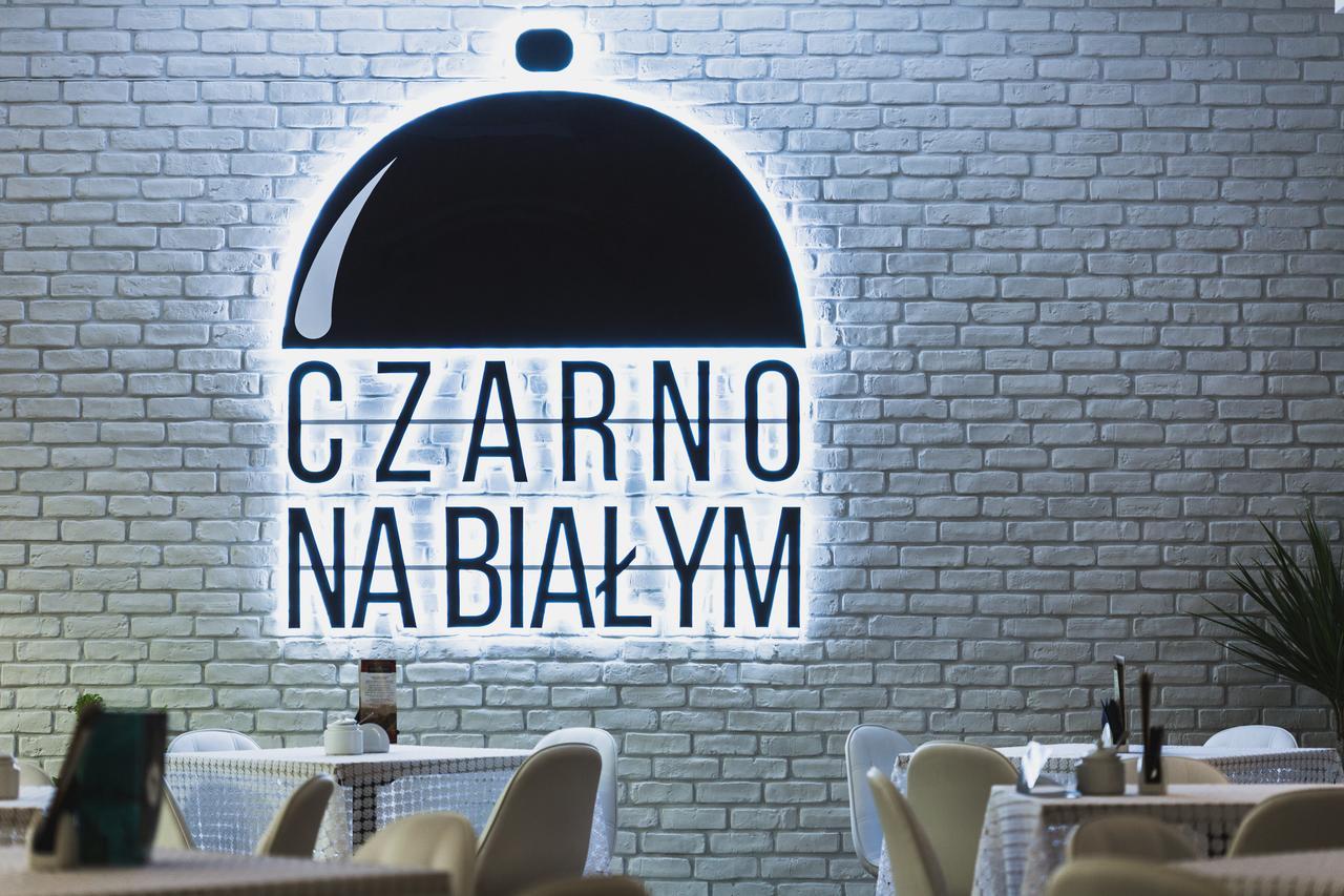 Czarno Na Bialym Hotel Cracovia Esterno foto