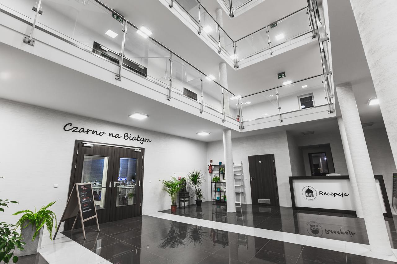 Czarno Na Bialym Hotel Cracovia Esterno foto